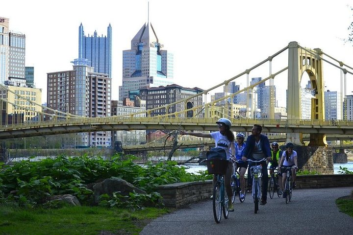 Explore the beauty of Pittsburgh by bike!